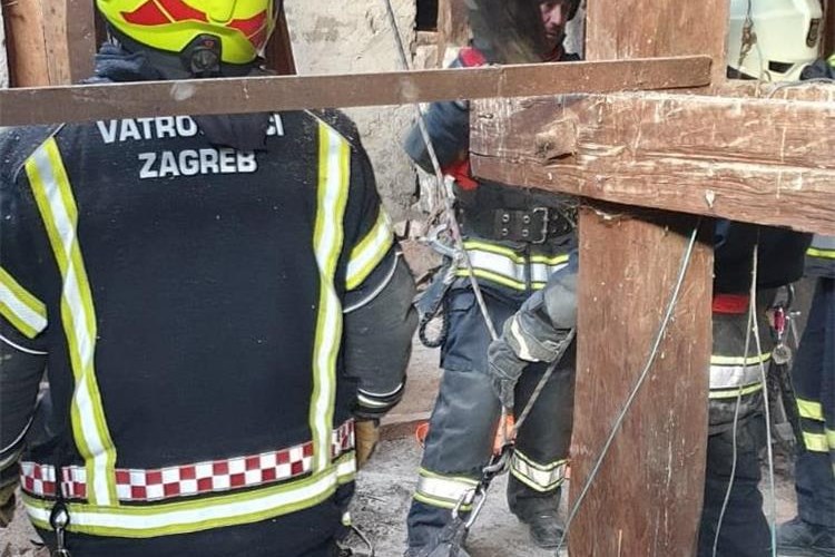 Slika /slike/Vijesti/JVP Grada Zagreba-sanacija oštećenih građevina u potresu 8.jpg